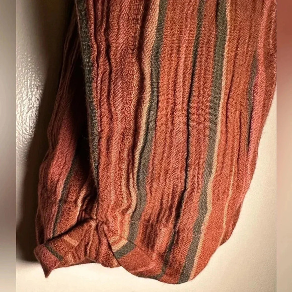 American Eagle Womens Red High Waisted Belted Tapered Leg Pants Size XS - Picture 4 of 9